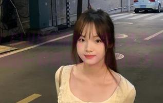 FAIRY CLUB妖精社 – 穿上泳衣的苏伟：拍照的一瞬间与自我认同的大碰撞